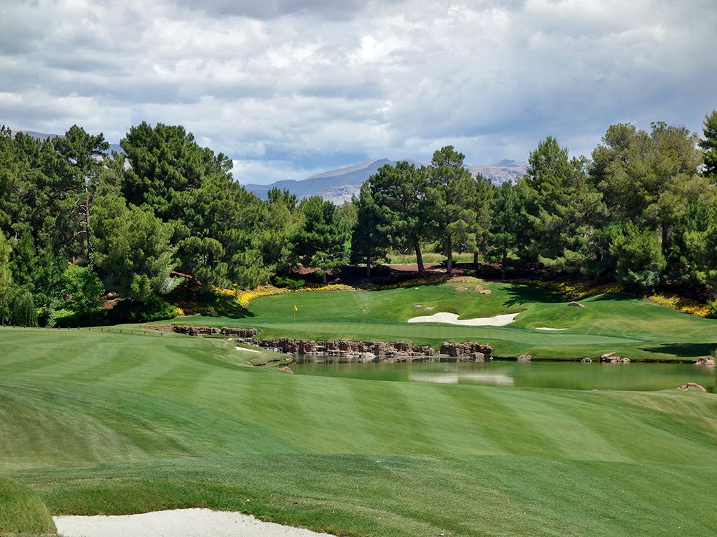 18th Hole at Shadow Creek Golf Club (529 Yard Par 5)